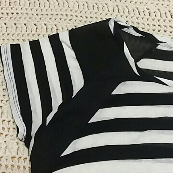 Gibson Stripe Print Short Sleeve Scoop Neck Knit Top Blk and White Strip Med. - Picture 3 of 7